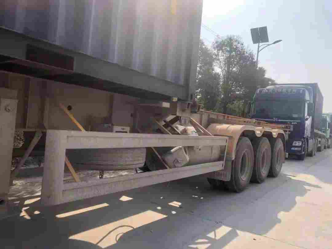 麻城交警大队强力消除石材型材超载运输安全隐患 麻城交警大队强力消除石材型材超载运输安全隐患