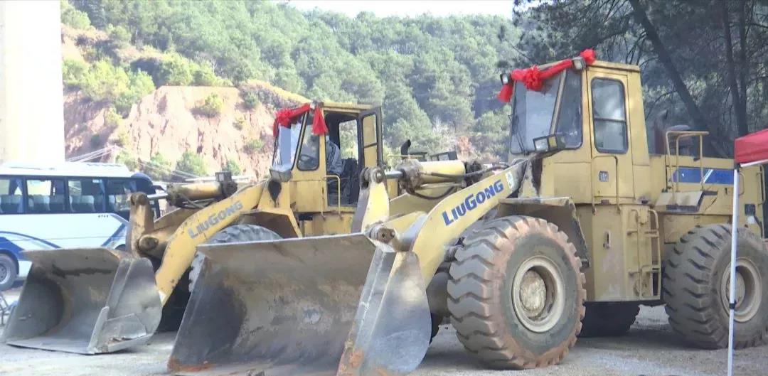 贺州市花岗岩一体化建设项目正式开工,总投资30亿元! 贺州市花岗岩一体化建设项目正式开工,总投资30亿元!