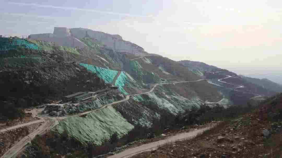 麻城市领导对石材园区重点项目进行拉练检查