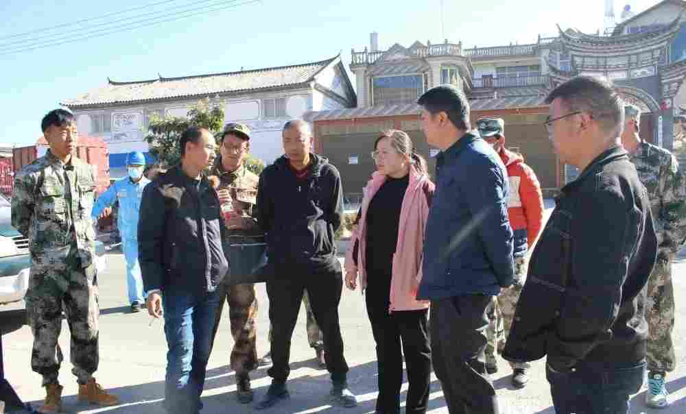 云南省鹤庆县辛屯镇依法对辖区内石材加工户采取断电措施