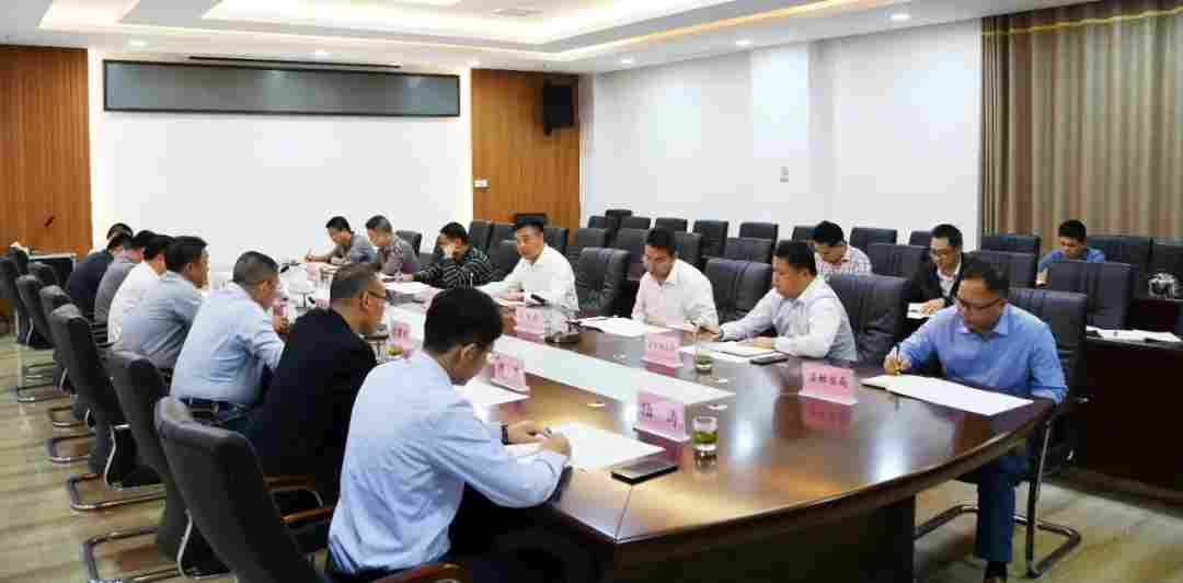 广西贺州市人大常委会主任、党组书记陆海平调研贺州市花岗岩产业发展情况 广西贺州市人大常委会主任、党组书记陆海平调研贺州市花岗岩产业发展情况