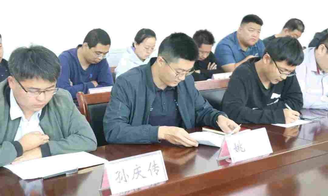 五莲县召开选派参加石材矿山整治工作年轻干部座谈会