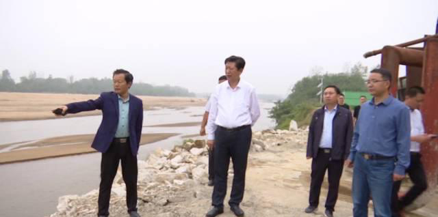 河南省信阳市罗山县书记许远福开展巡河并检查县石材园区综合整治工作 河南省信阳市罗山县书记许远福开展巡河并检查县石材园区综合整治工作