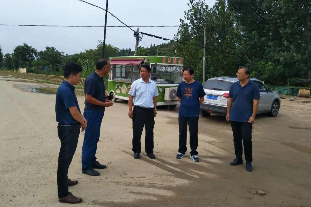 五莲县街头镇整治石材道路扬尘问题