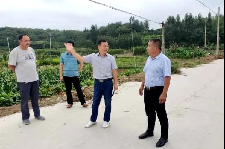 五莲县街头镇整治石材道路扬尘问题