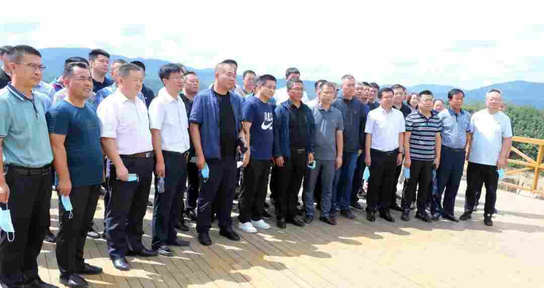 蛟河市组织市直相关部门领导干部、涉企审批人员赴中国北部(蛟河)石材循环经济产业园参观考察