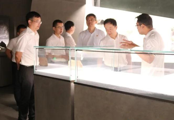 省委组织部到水头镇调研非公企业党建工作，党建引领石材产业转型升级