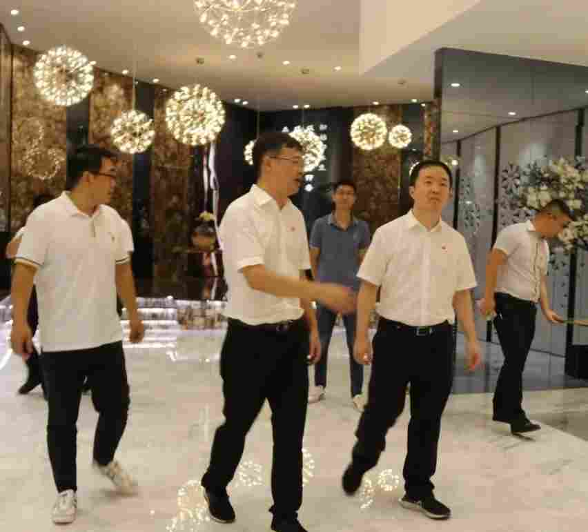 省委组织部到水头镇调研非公企业党建工作，党建引领石材产业转型升级
