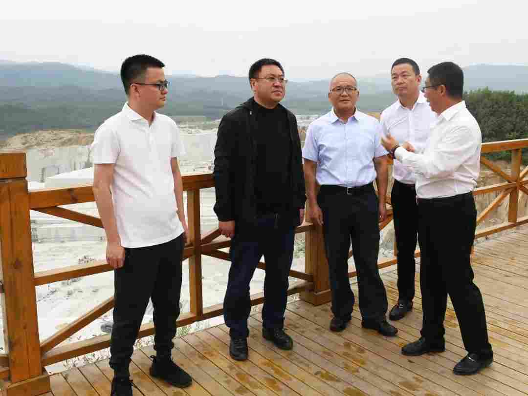 吉林省委常委、宣传部长石玉钢莅临中国北部(蛟河)石材循环经济产业园考察指导