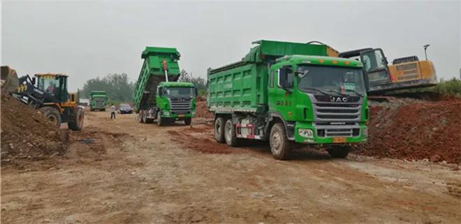 麻城市交通运输局为石材运输修路搭桥，推进交通项目建设